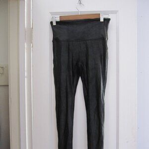 Spanx Faux Leather Leggings in Black Size M